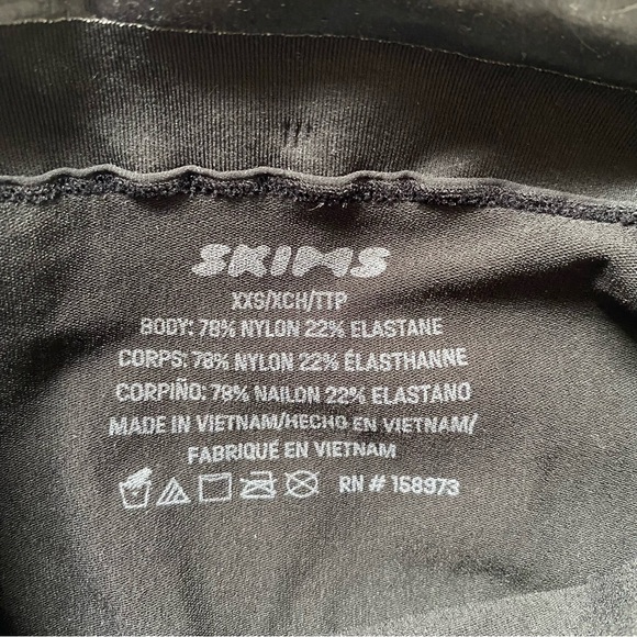 SKIMS Everyday Sculpt High-Waisted Mid-Thigh Shapewear Short Black XXS - Picture 3 of 6